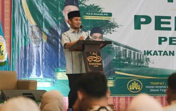 Bupati Tegal Ajak UNJ Perkuat Kolaborasi, Kenalkan Program SADESA pada Seminar Nasional IKA UNJ