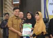Bupati Tegal Serahkan Penetapan Perwalian bagi Tiga Anak LKSA