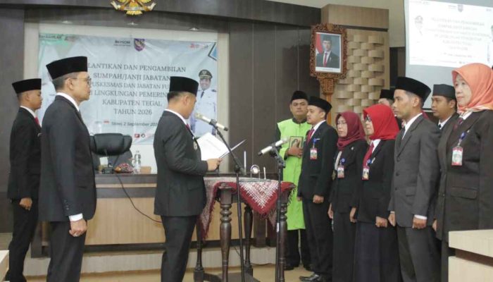 Bupati Tegal Lantik 13 Pejabat, Tekankan Pelayanan Publik Responsif